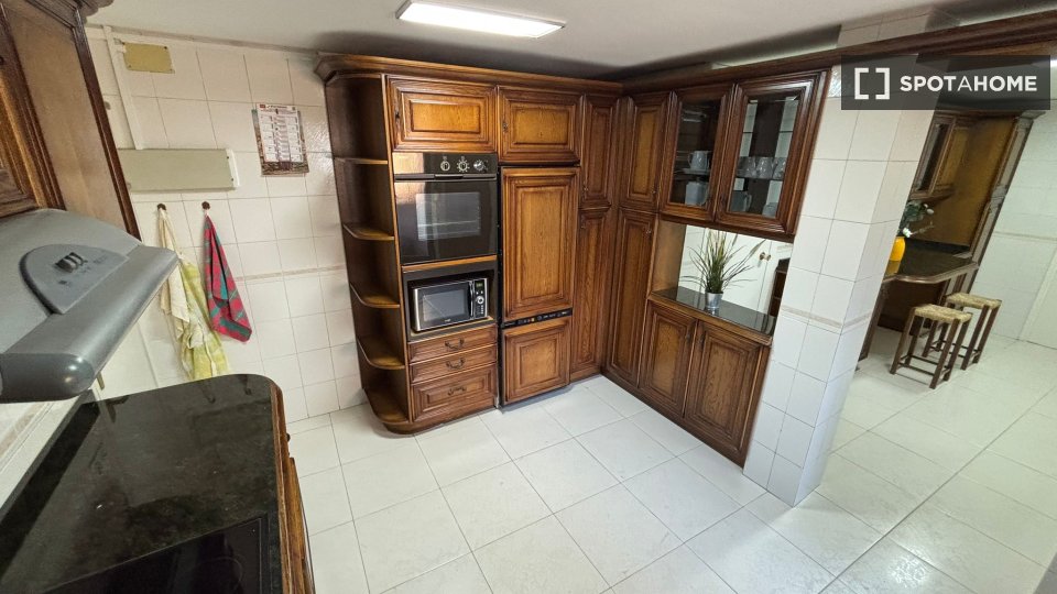 Double room Madrid, 9 beds, 200m² — photo 18