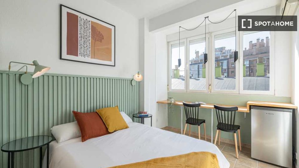 Double room Madrid, 4 beds — photo 48
