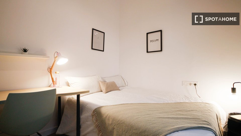 Double room Barcelona, 9 beds — photo 4