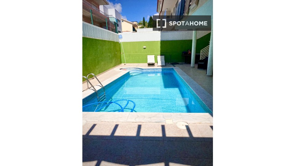 Apartment Lisbon, 3 beds, 160m² — photo 11