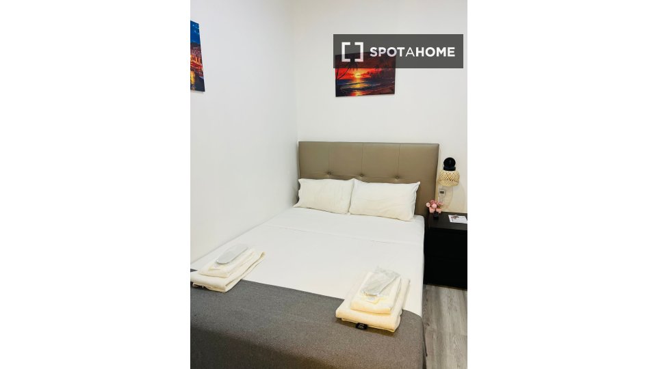 Double room Lisbon, 6 beds — photo 13