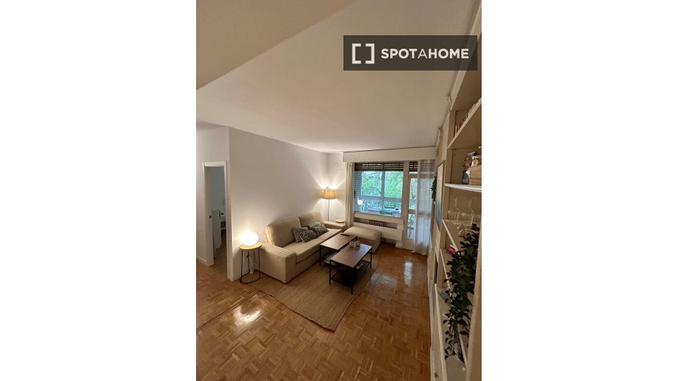 Apartment Madrid, 1 bed, 75m² — photo 18