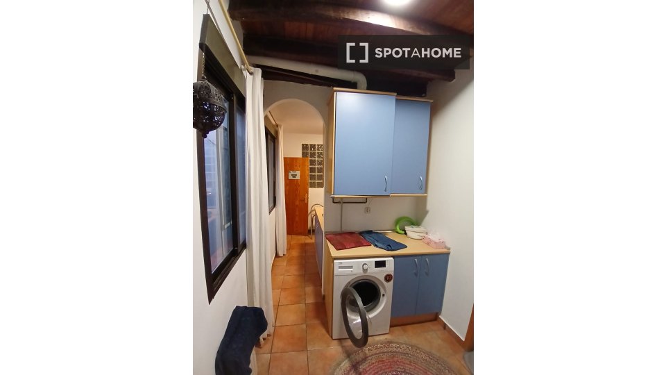 Double room Madrid, 2 beds — photo 5