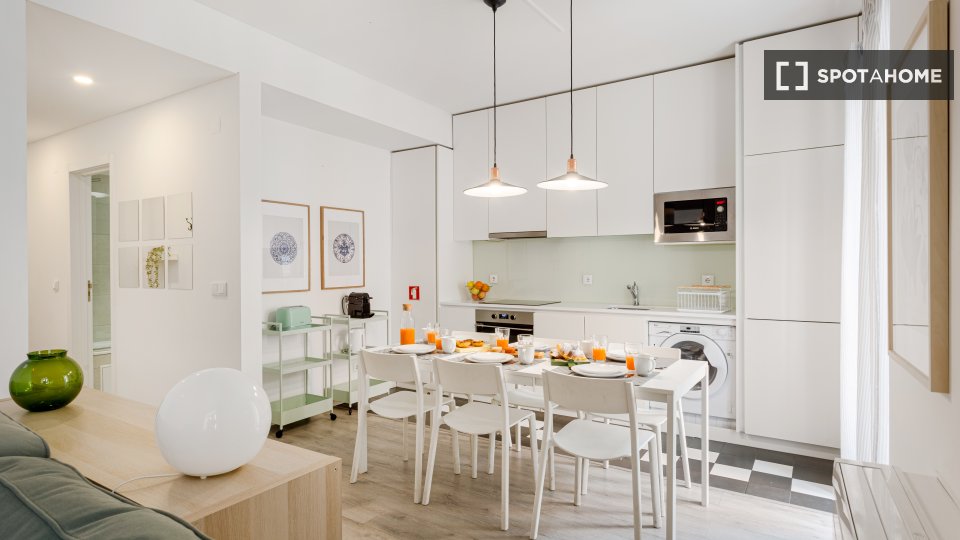 Apartment Lisbon, 3 beds — photo 16