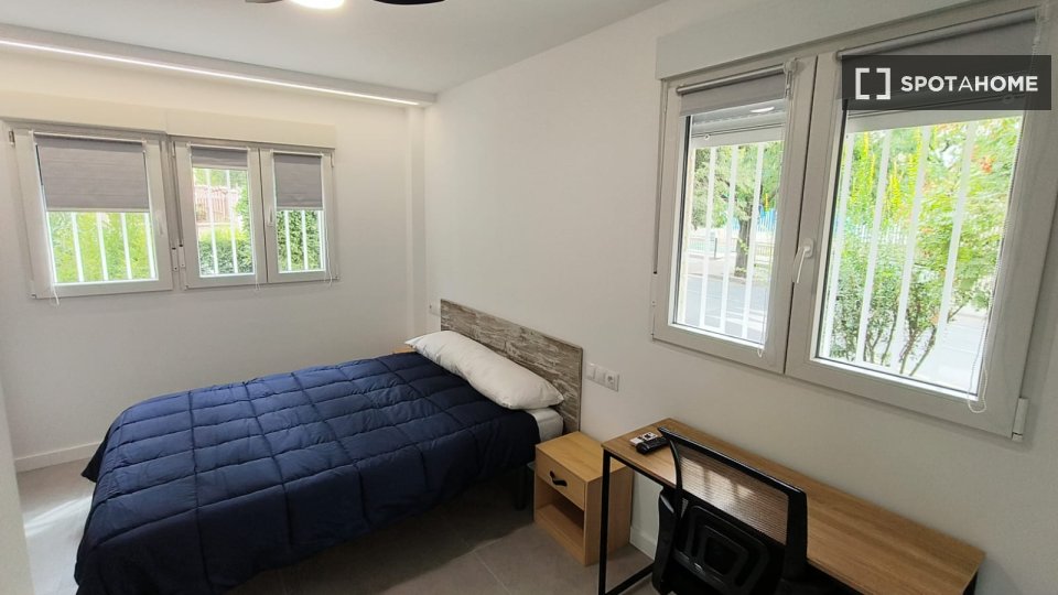 Double room Granada, 2 beds — photo 2
