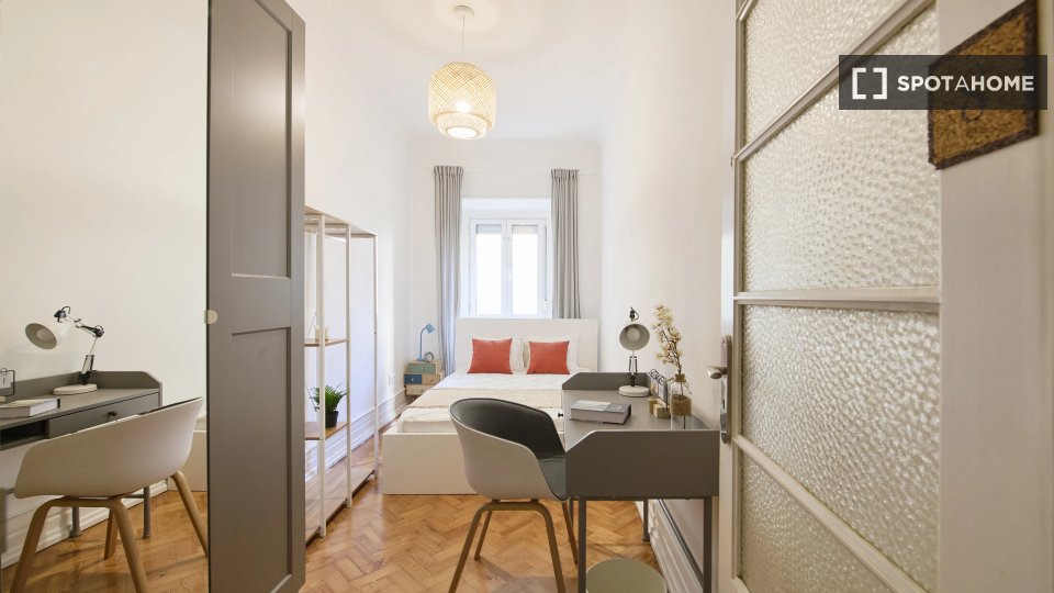 Double room Lisbon, 9 beds — photo 10