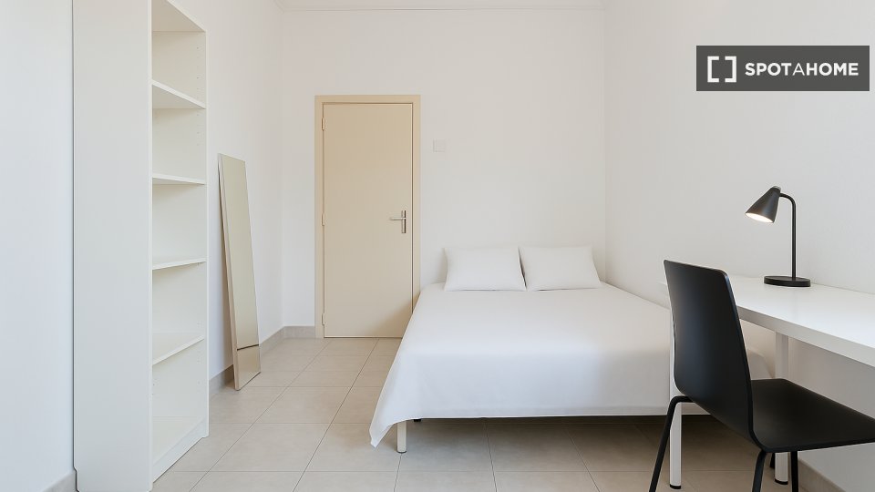 Double room Lisbon, 9 beds — photo 28