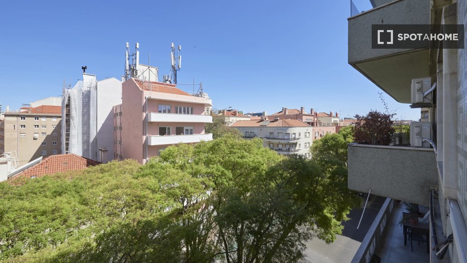 Double room Lisbon, 9 beds — photo 16