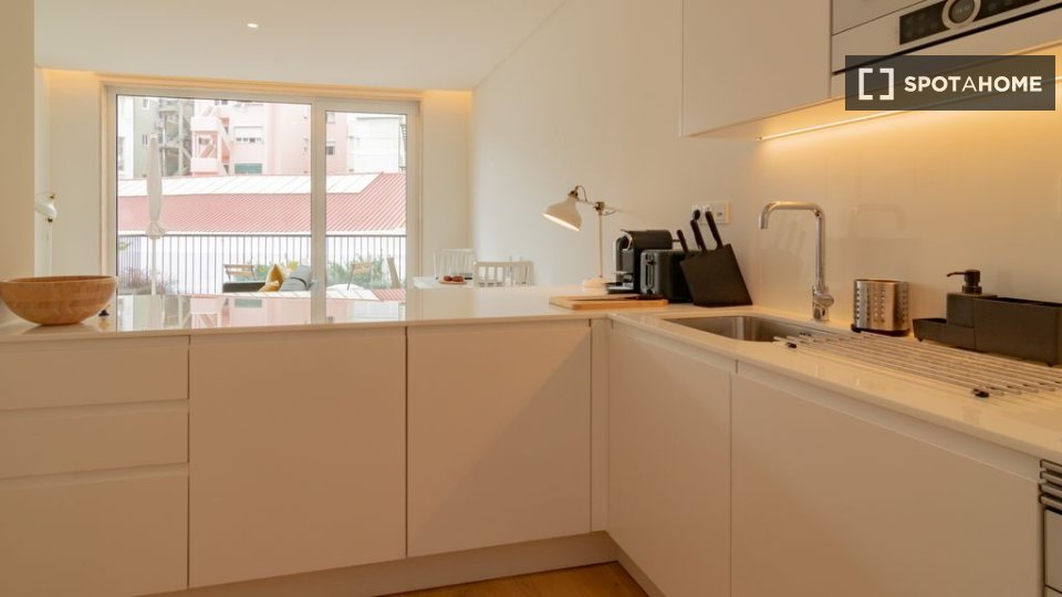 Apartment Lisbon, 1 bed — photo 5