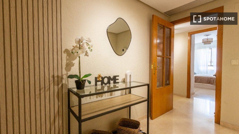Double room Alicante, 7 beds, 150m² — photo 4