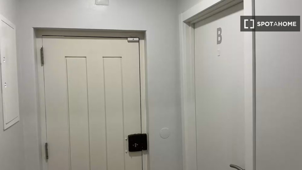 Apartment Lisbon, 2 beds — photo 11