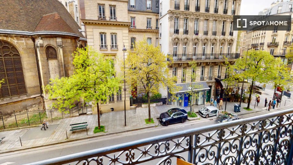 Double room Paris, 9 beds, 220m² — photo 2