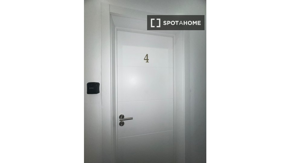 Double room Lisbon, 6 beds — photo 13