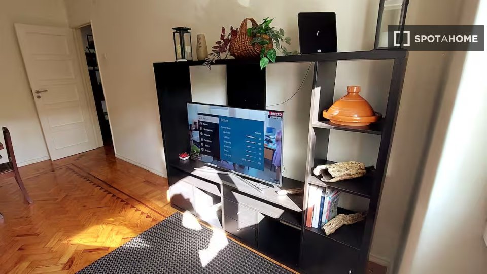 Apartment Lisbon, 2 beds, 78m² — photo 2