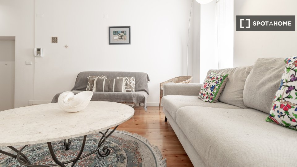 Apartment Lisbon, 2 beds — photo 36