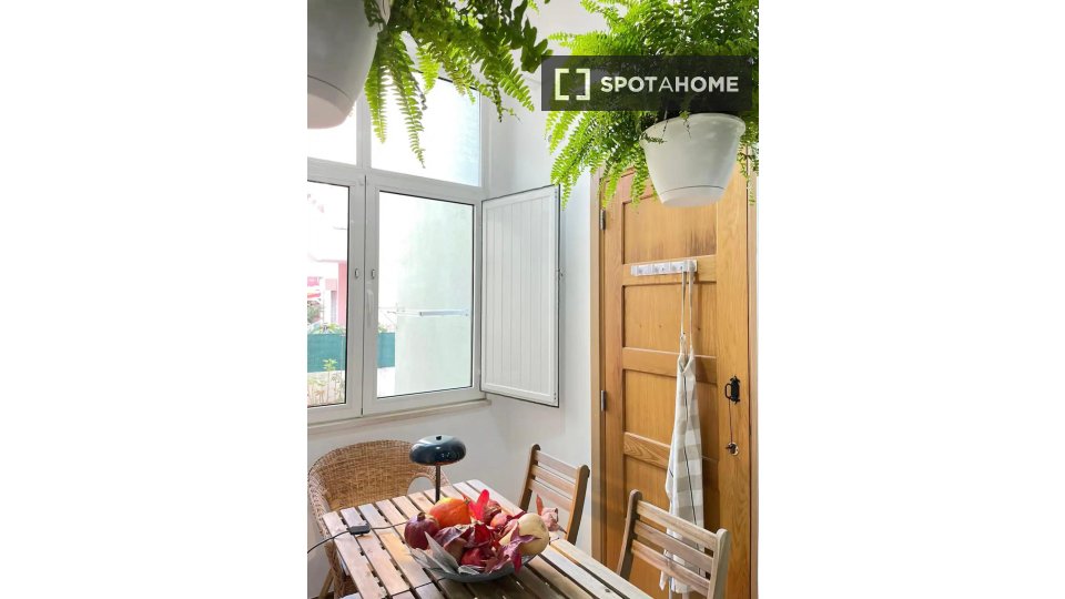 Apartment Lisbon, 3 beds, 100m² — photo 18
