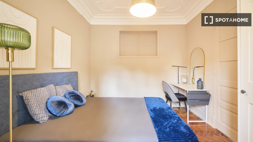 Double room Lisbon, 4 beds — photo 12