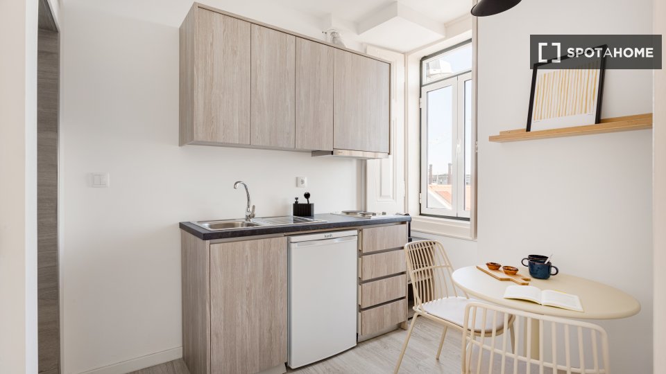 Apartment Lisbon, 1 bed — photo 17