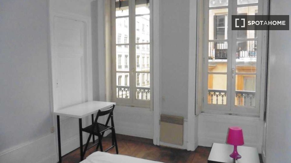 Camera doppia Lione, 4 camere, 90m² — foto 8
