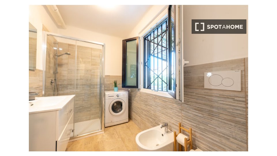Double room Milan, 5 beds — photo 8