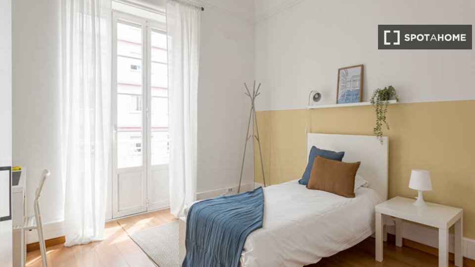Double room Lisbon, 13 beds, 370m² — photo 10