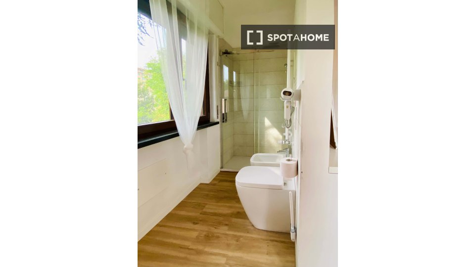 Double room Milan, 1 bed — photo 3