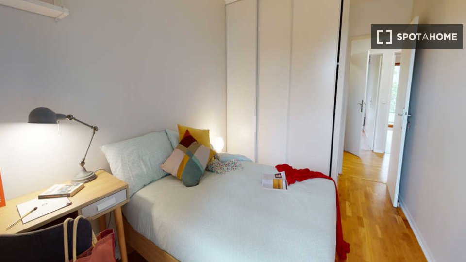Double room Paris, 5 beds, 110m² — photo 9