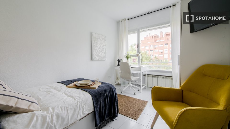 Double room Madrid, 5 beds — photo 19