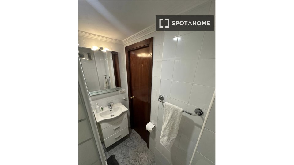 Double room Valencia, 2 beds, 90m² — photo 6