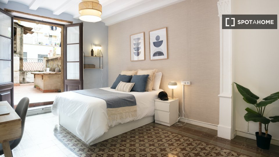 Double room Barcelona, 5 beds, 140m² — photo 36