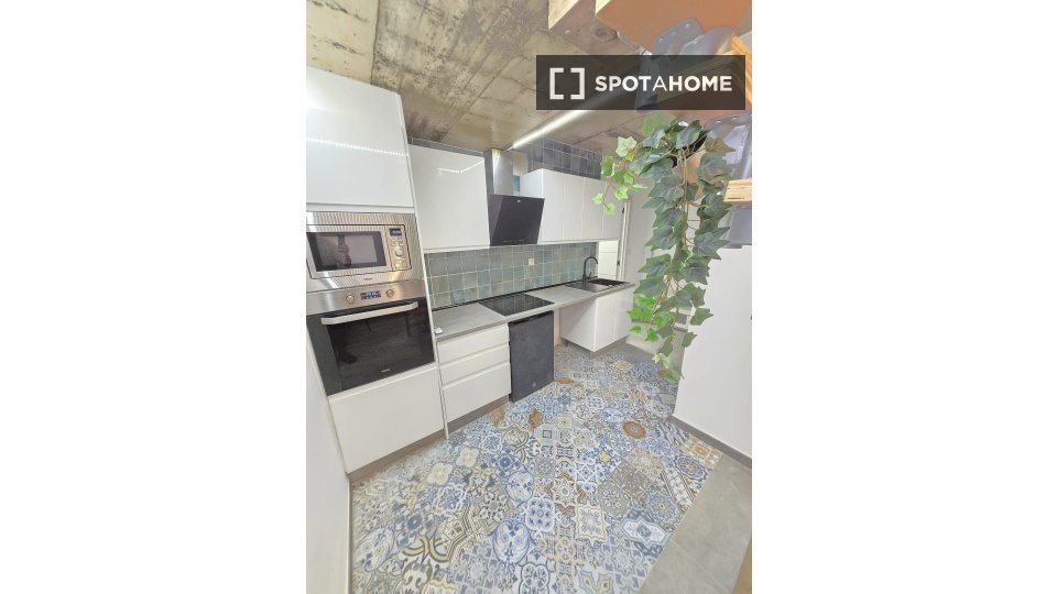 Double room Valencia, 5 beds, 85m² — photo 17