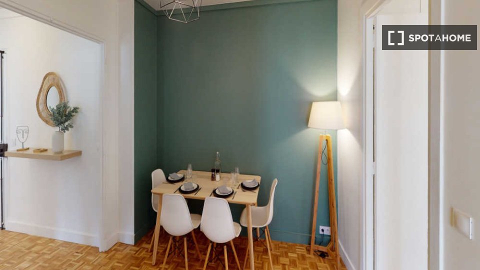 Double room Paris, 4 beds, 80m² — photo 9