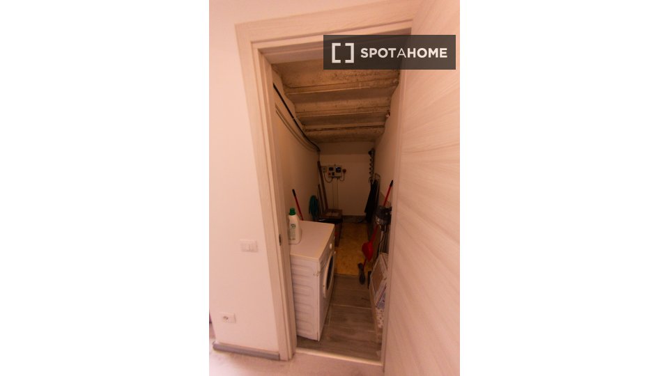 Double room Milan, 3 beds, 75m² — photo 1