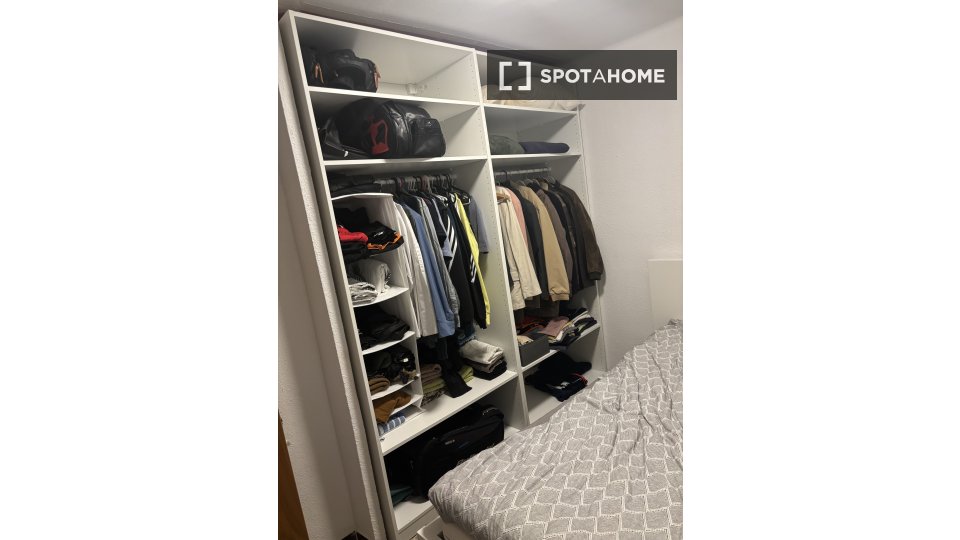 Double room Barcelona, 3 beds, 70m² — photo 2