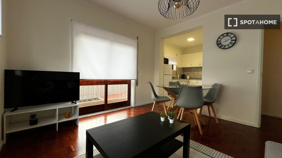 Double room Porto, 3 beds, 80m² — photo 7