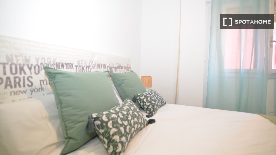 Double room Santander, 3 beds — photo 4