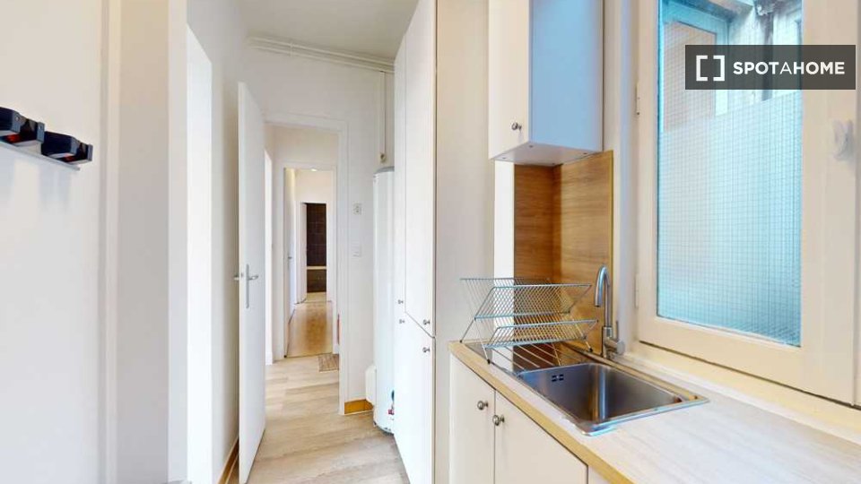 Double room Paris, 5 beds, 120m² — photo 12