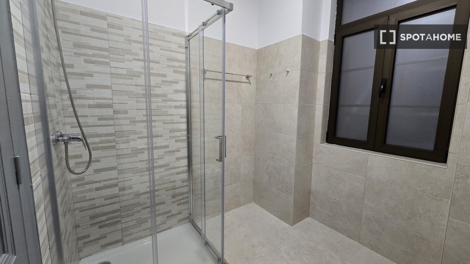 Apartment Coimbra, 4 beds, 160m² — photo 16
