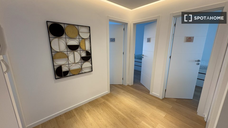 Double room Lisbon, 4 beds, 90m² — photo 13