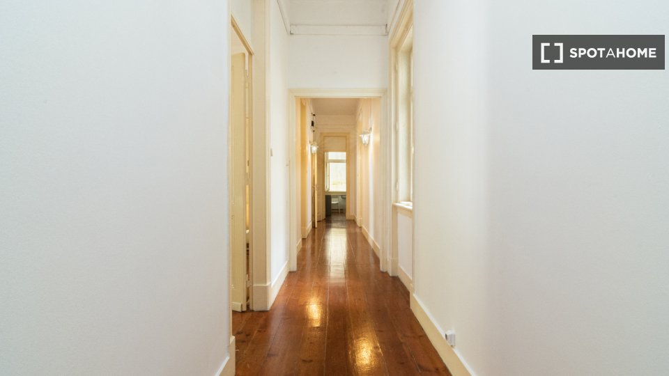 Double room Lisbon, 11 beds — photo 16
