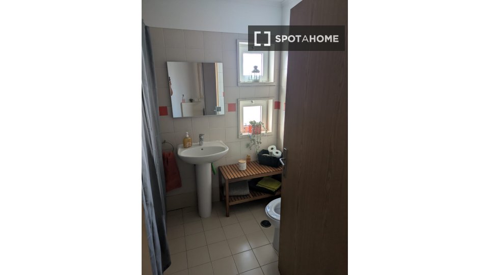 Double room Lisbon, 4 beds, 120m² — photo 4
