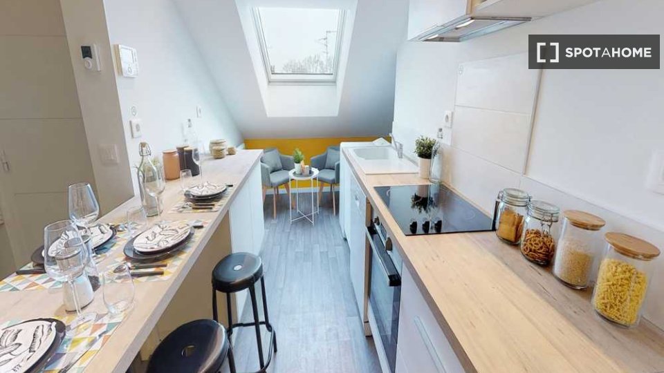 Double room Lille, 3 beds, 90m² — photo 13