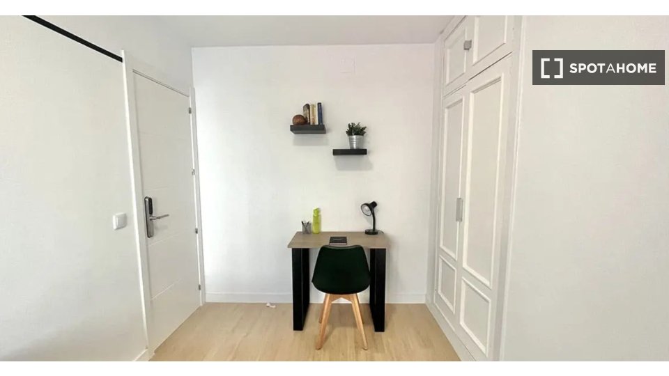 Double room Madrid, 6 beds — photo 28