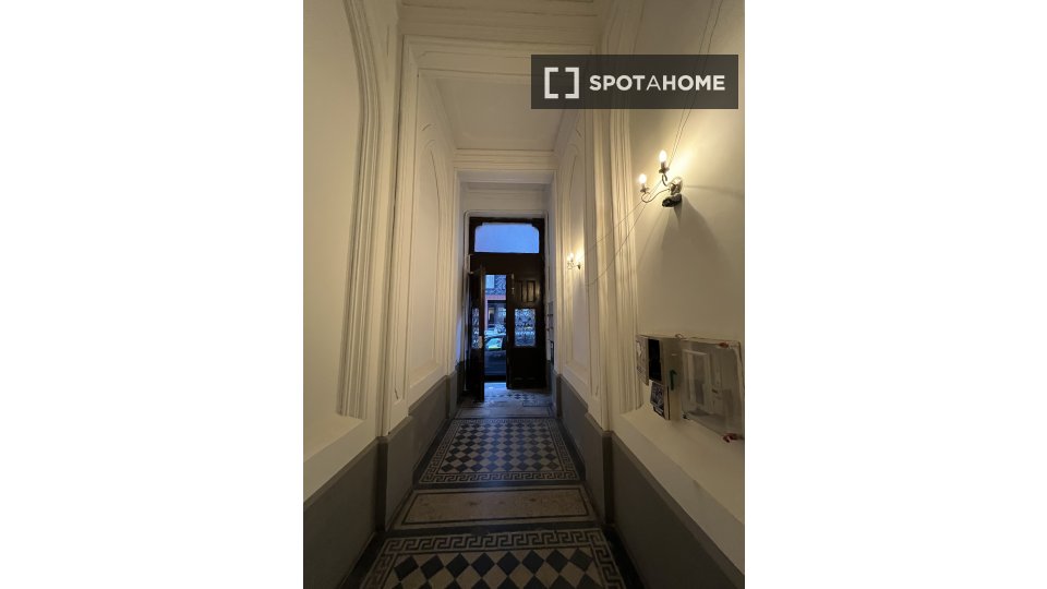 Apartment Budapest, 2 beds, 45m² — photo 1