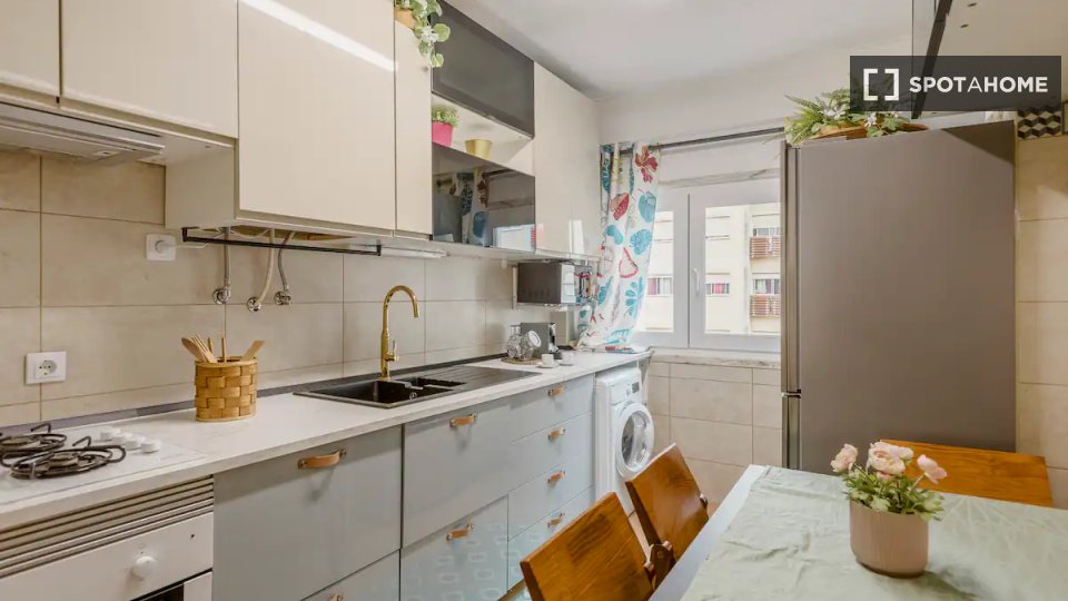 Apartment Lisbon, 1 bed — photo 12