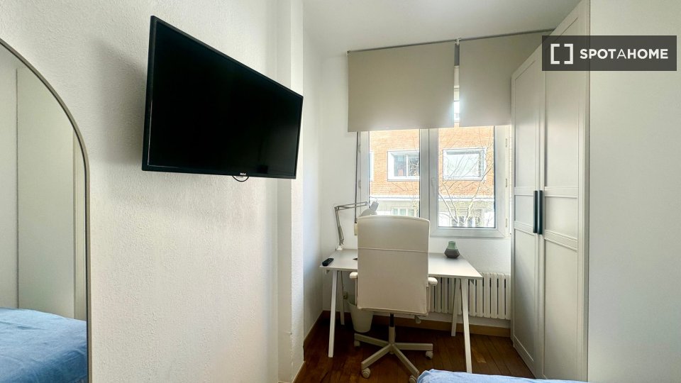 Double room Madrid, 6 beds — photo 9