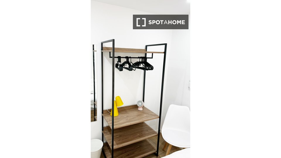 Double room Barcelona, 6 beds, 150m² — photo 8