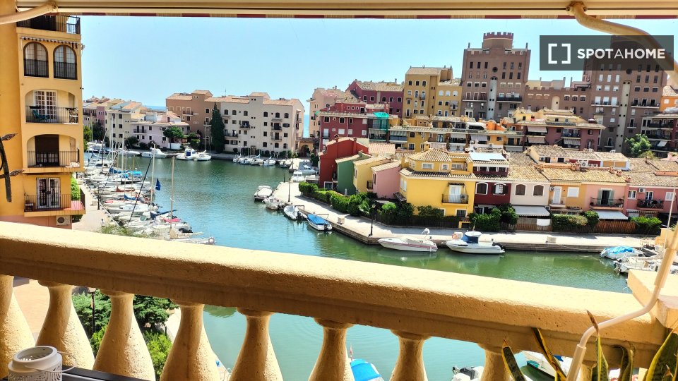 Double room Valencia, 2 beds, 100m² — photo 5