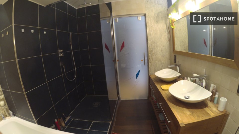 Double room Brussels, 2 beds, 70m² — photo 8