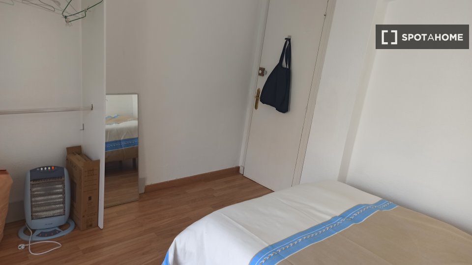 Double room Valencia, 4 beds, 90m² — photo 9
